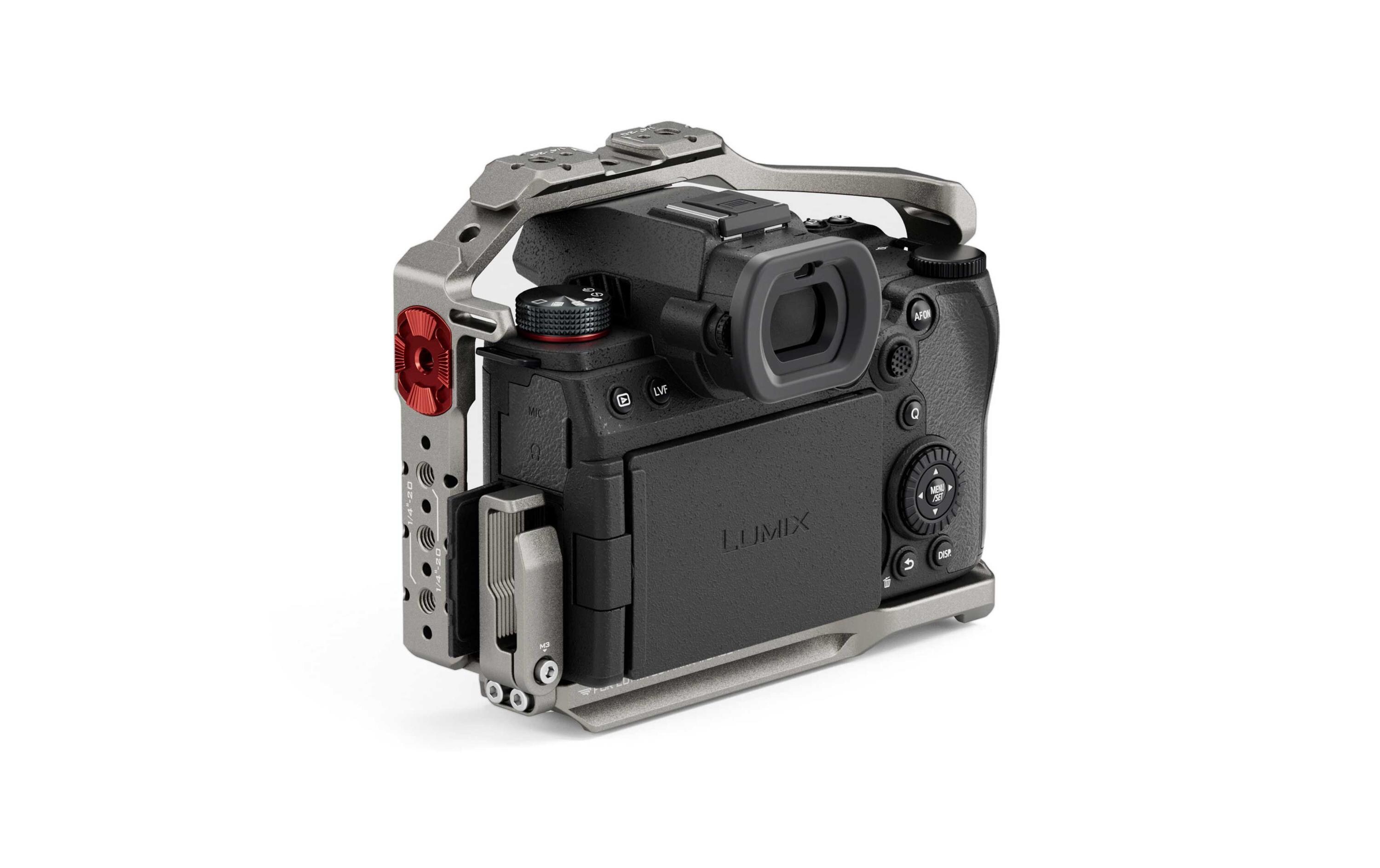 Full Camera Cage für Panasonic S5 II/IIX - Titanium GrayVerbessert die Funktionalität der Kamera und bietet gleichzeitig zusätzlichen Schutz