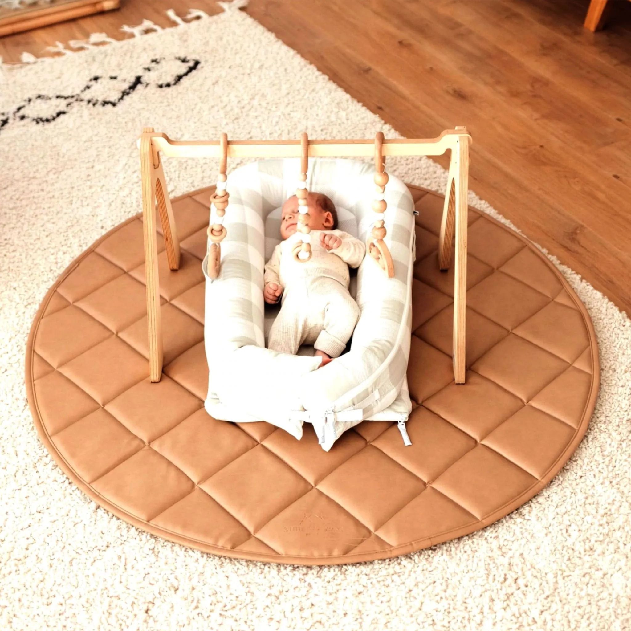 Uniklook Tapis de Jeu Matelassé en Cuir Végétalien - Tan
