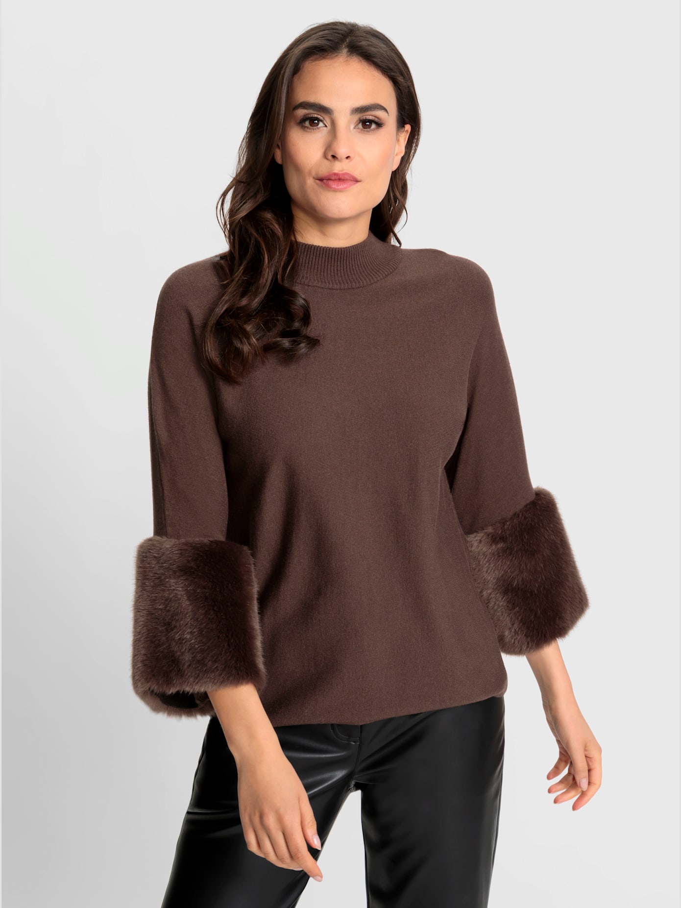 Pull manches 3/4, imitation fourrure moelleuse intégrée