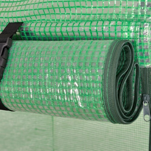 Estufa com 4 janelas verdes