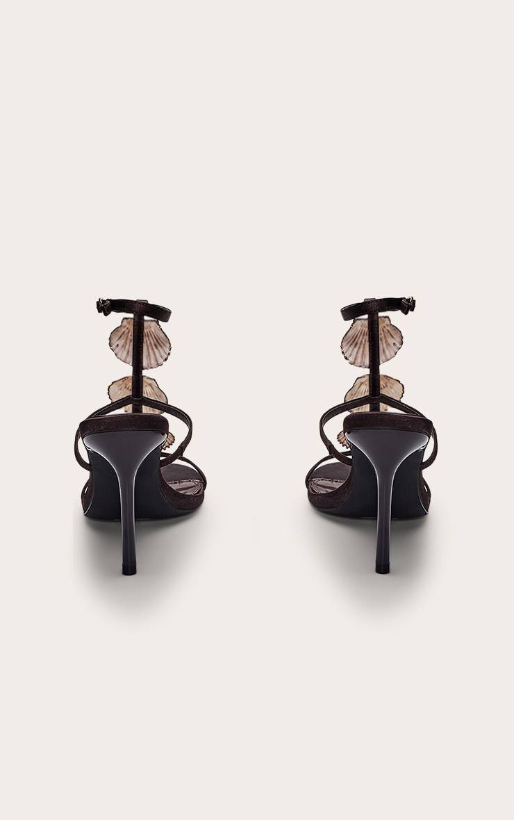Chocolat Sandales À Talons Ajourées Avec Ornements Coquillage En Satin