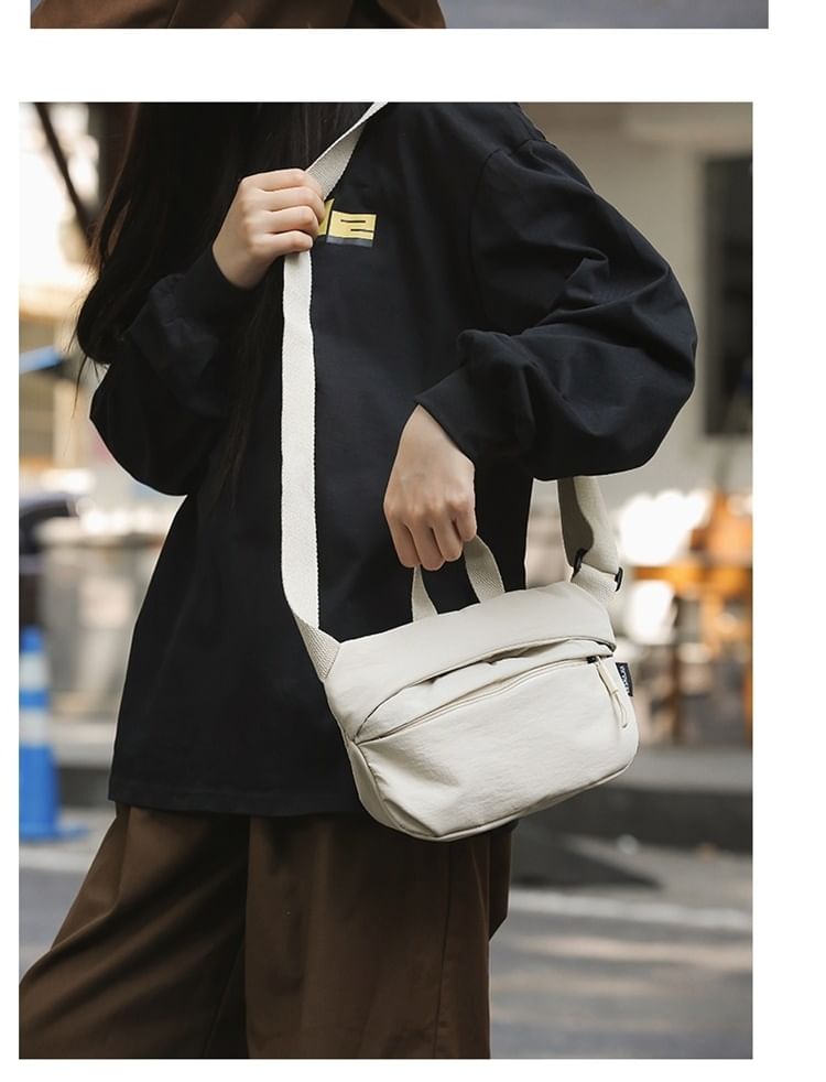 IOU - Effen nylon crossbodytas
