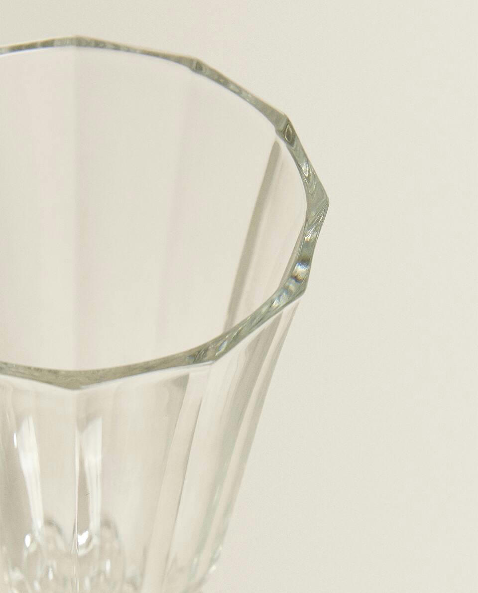 TAÇA DE VINHO FACETADA ELEVADA