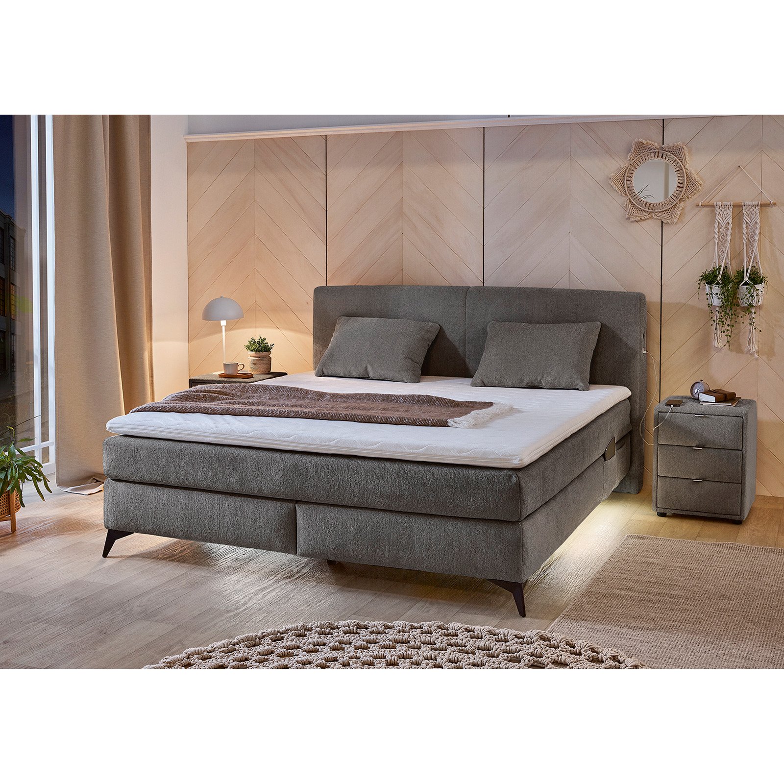 Boxspringbett Kira, Stoff Chenille, 180 x 200 cm, mit LED-Unterflurbeleuchtung dunkelgrau