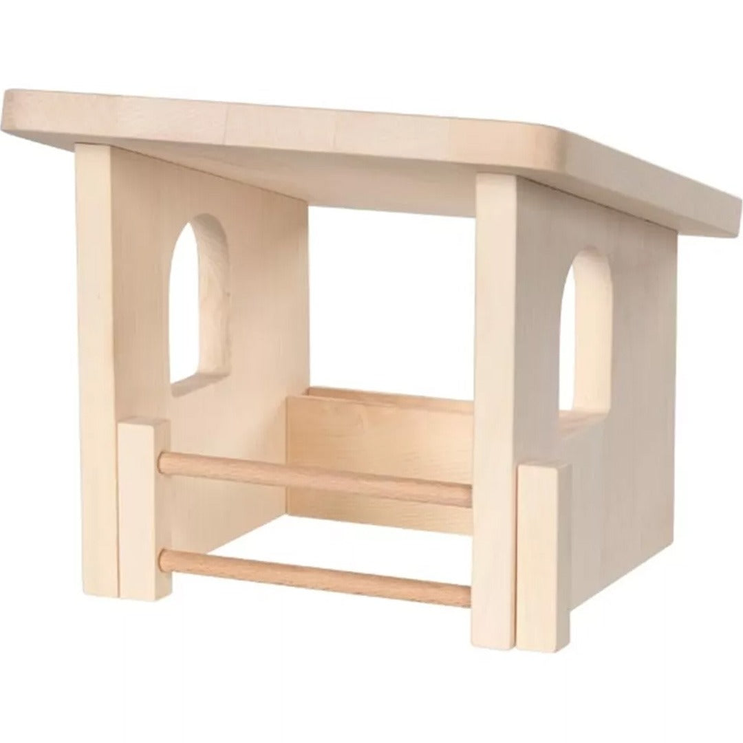 Holztiger stal met schuifbare staldeur
