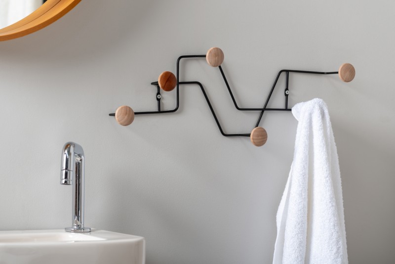 Coat Rack Zig Zag w. Wooden Knobs
