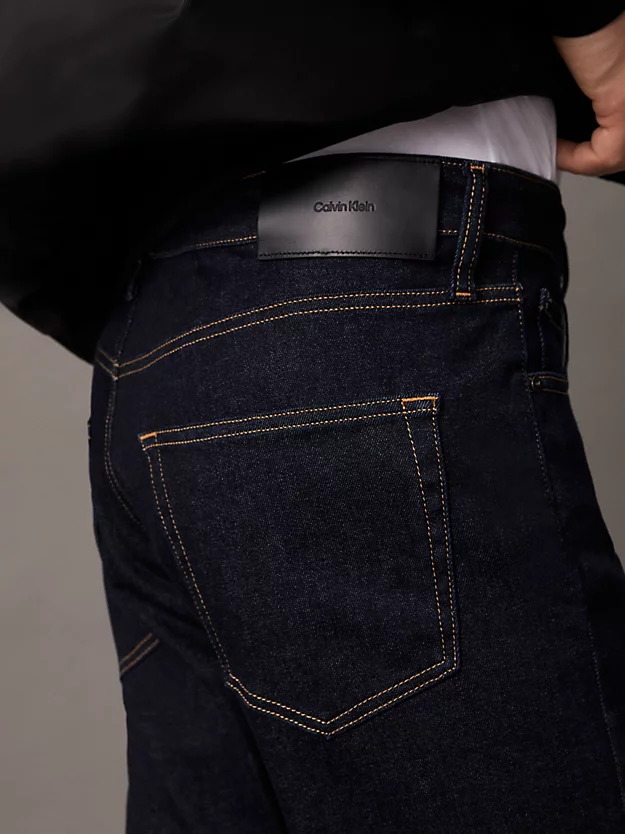 Calça jeans afunilada