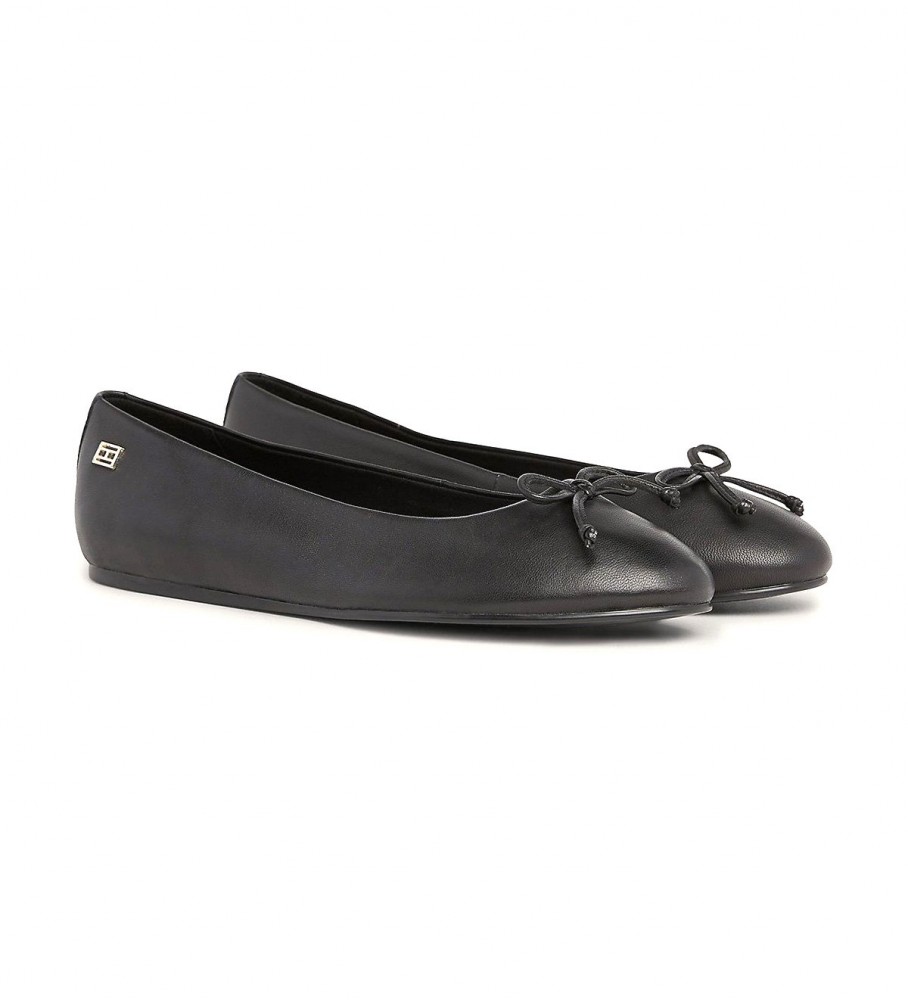 Sapatilhas de couro Tommy Hilfiger Essential, pretas.
