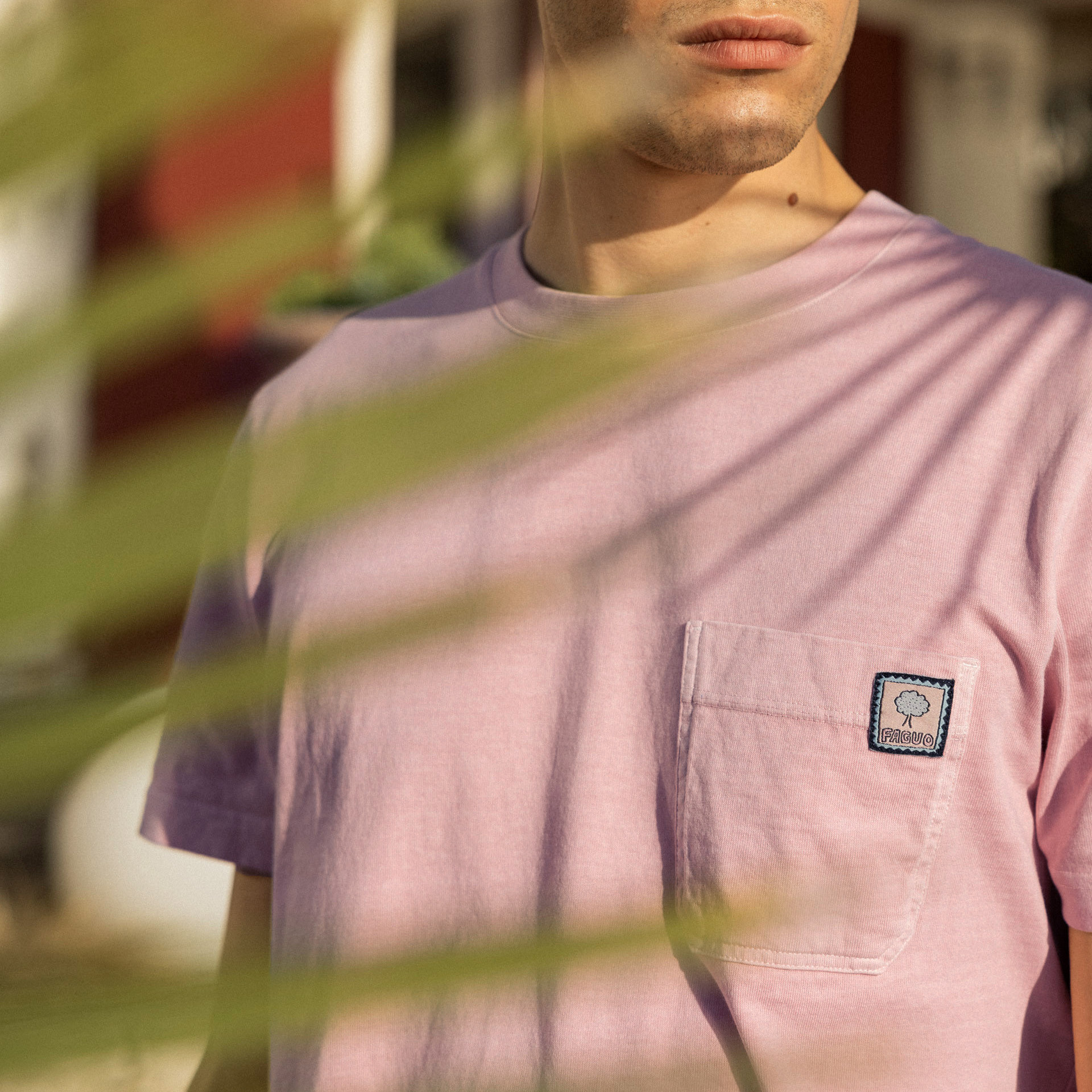 T-shirt rose col rond arbre rétro coton et coton recyclé - modèle migne