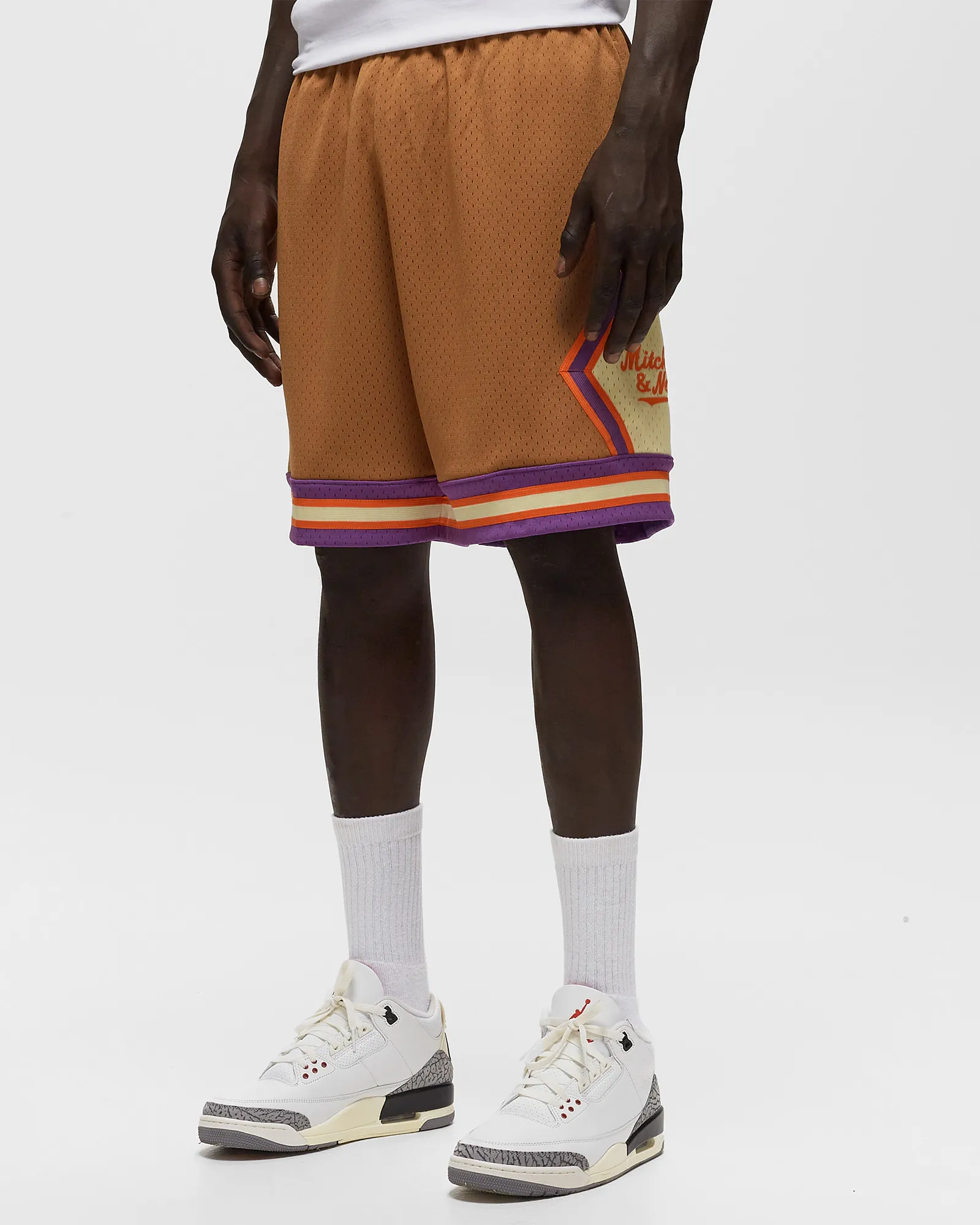 Mitchell & Ness BRANDED DIAMOND SCRIPT SHORT