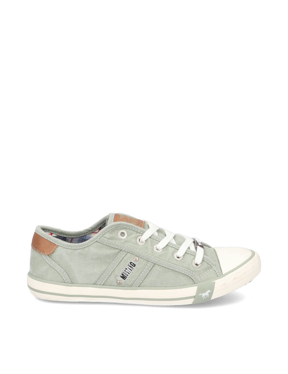 Canvas Sneaker