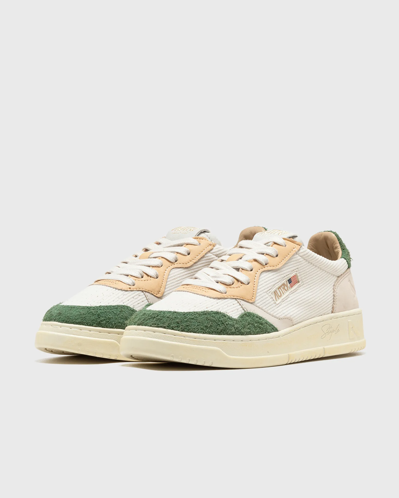 Autry Action Shoes AUTRY 01 LOW STAPLE