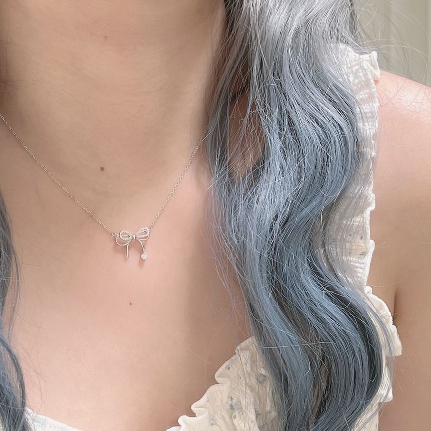 Bolgivy - Ketting met strass-hanger en strik