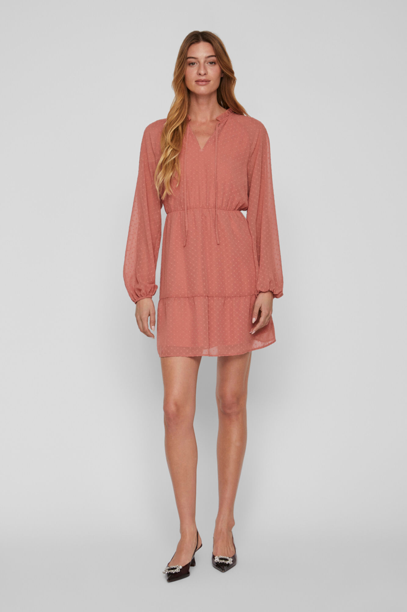 Vestido curto de mangas compridas e tecido semitransparente - Rosa