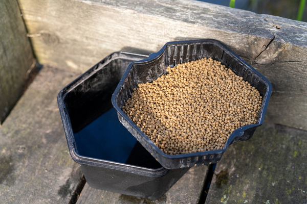 Boîte à Appâts Zebco Secure-Lock Bait Box 2L (Tamis inclus !)
