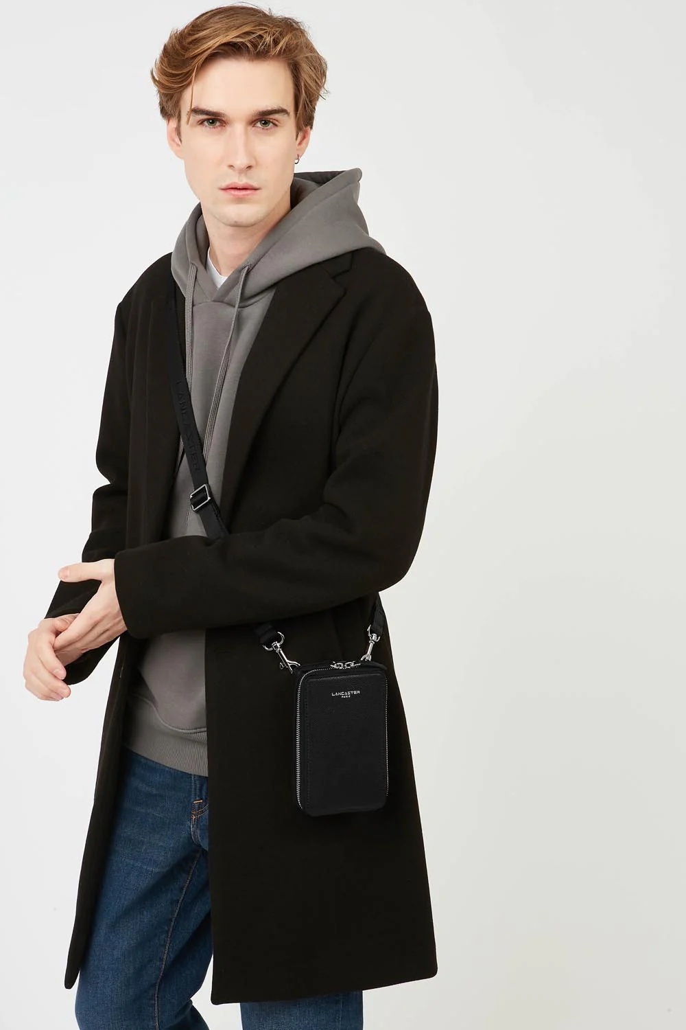 Delphino Lucas-Pochette smartphone
