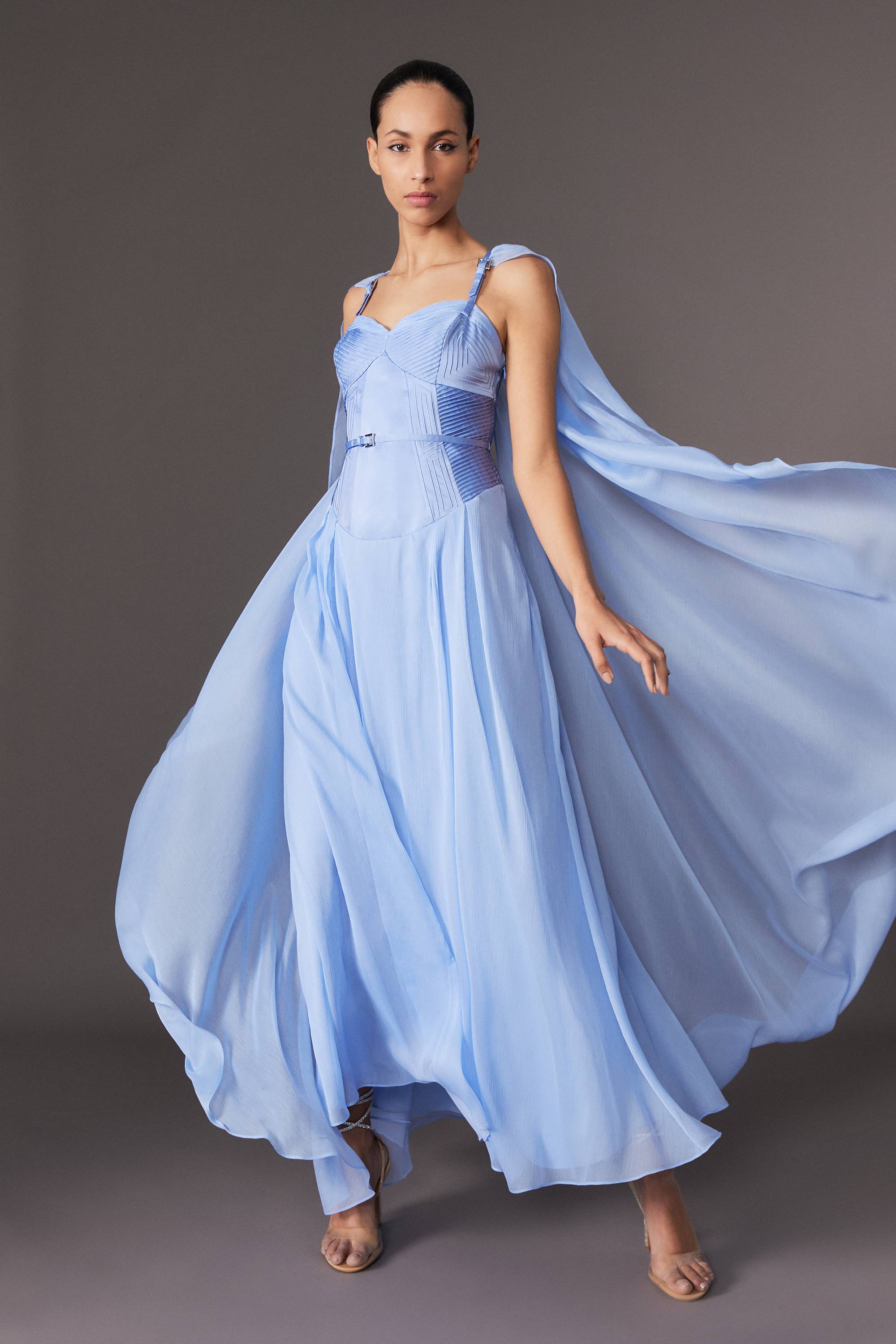 KarenMillen Archive Collection - Robe maxi tissée cape en géorgette avec détail corset haut