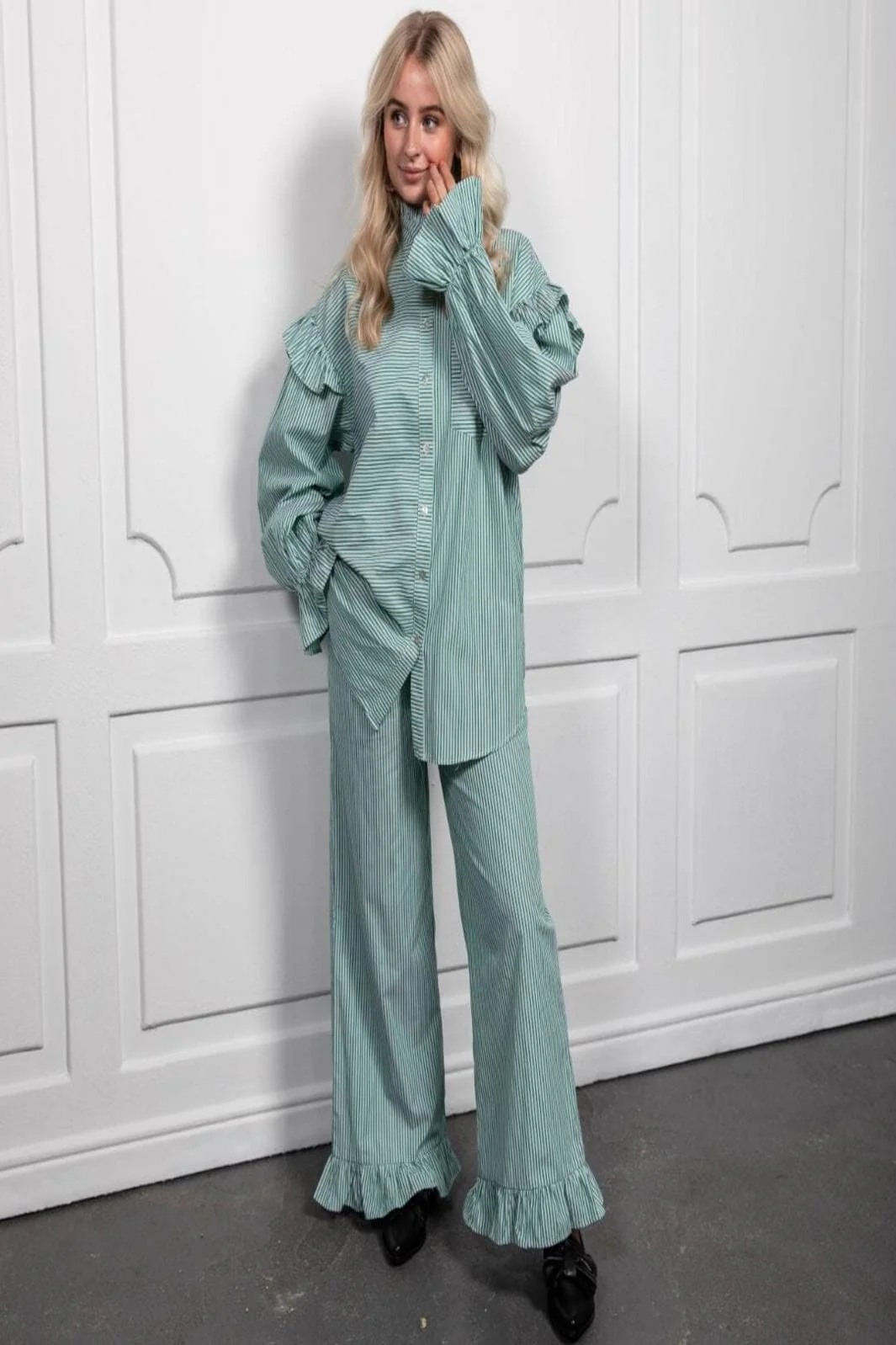 Stories From The Atelier By Copenhagen Shoes Ocean Vibes Pants 0027 green