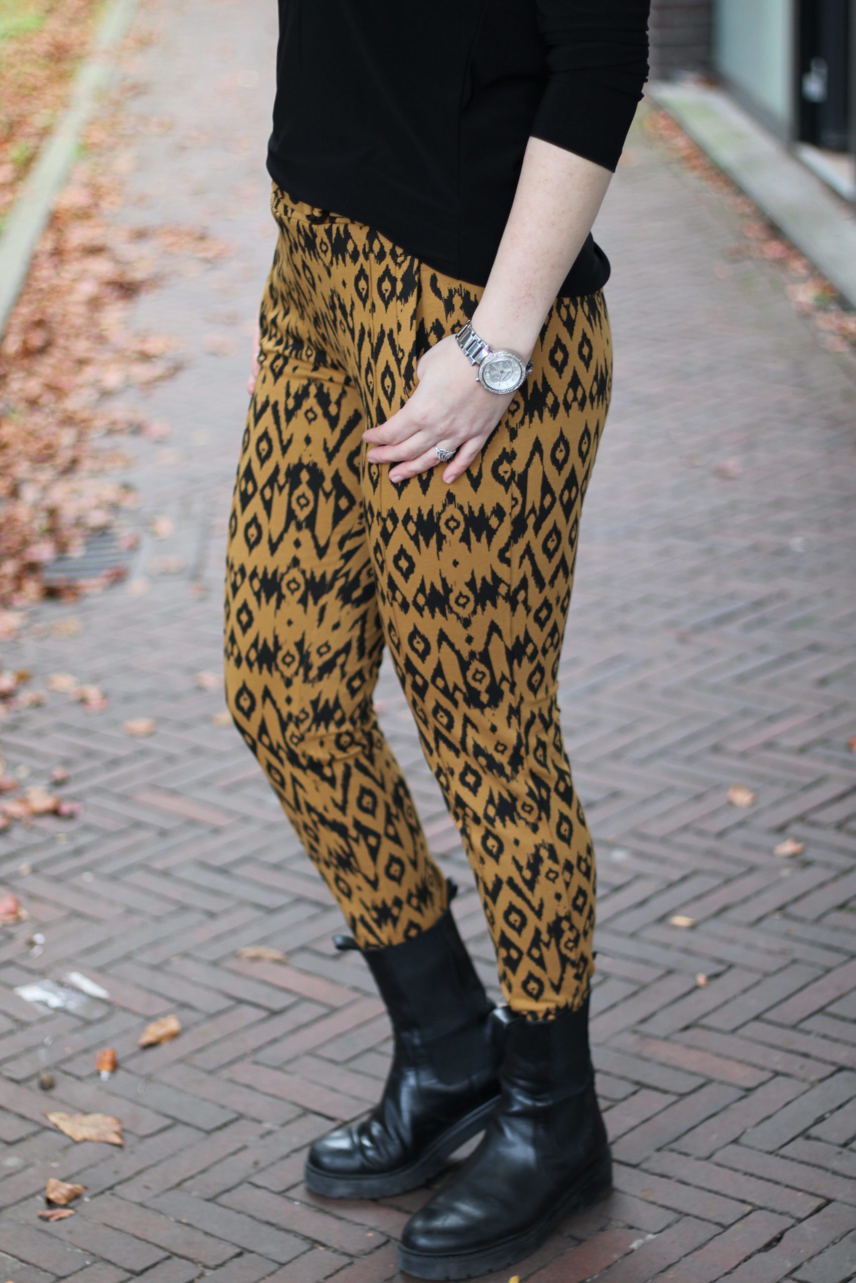 Zoso - Bianca Printed Sporty Trouser - Black/Bronze