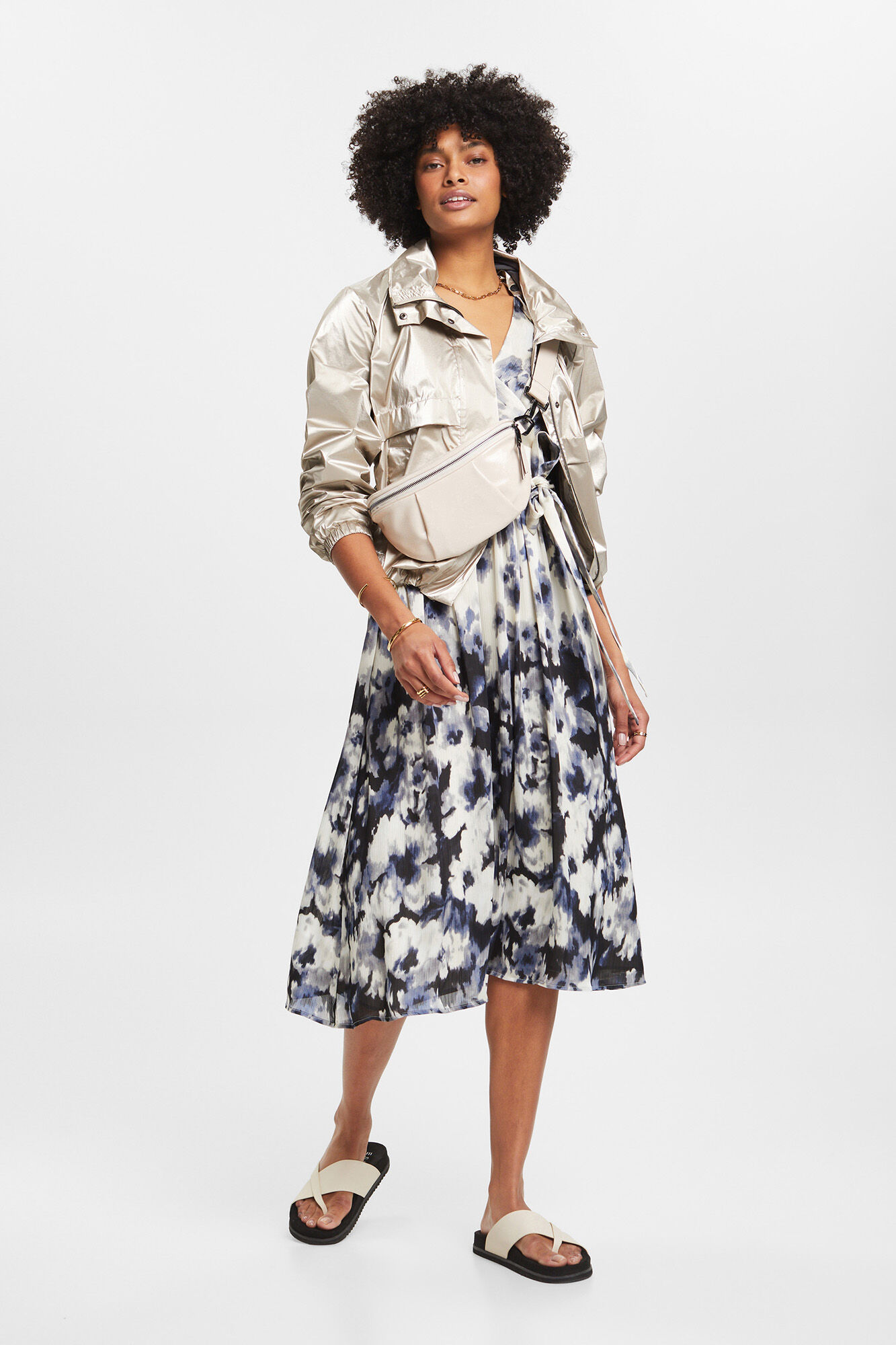 Vestido midi com estampa floral - Estampa cinza