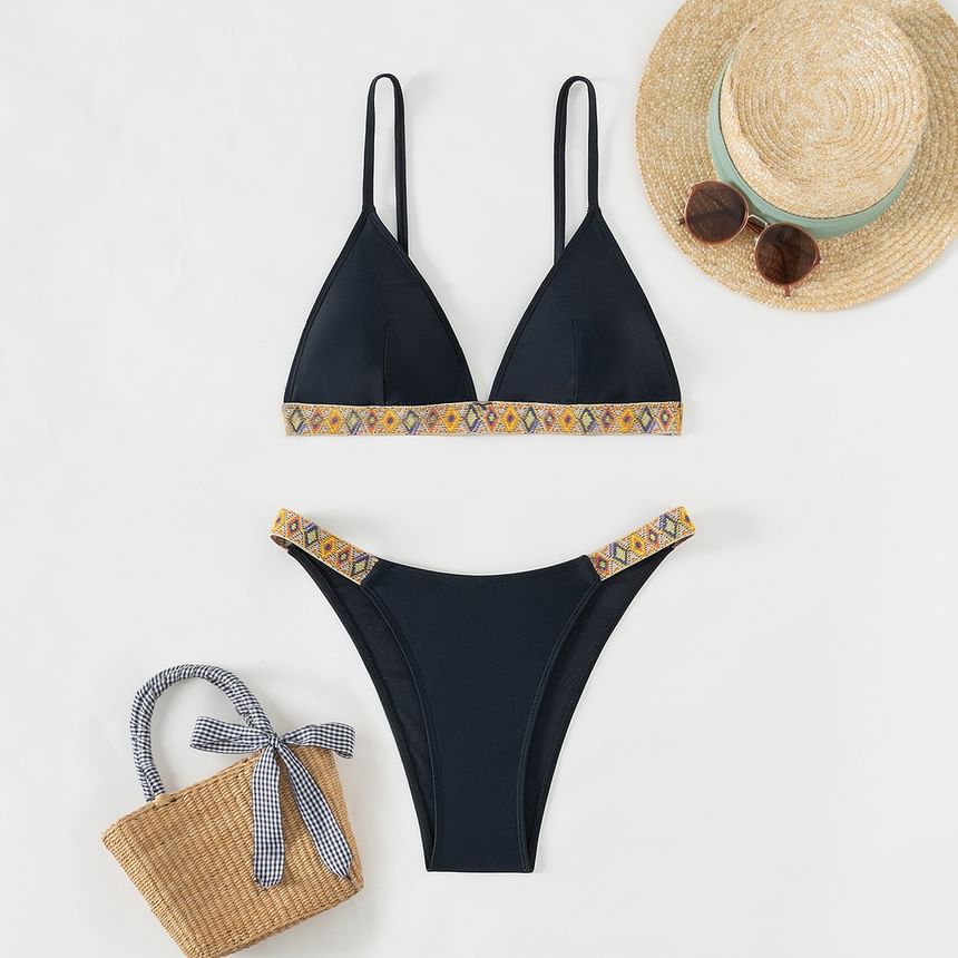 Serendo - Set: Bikinitop met patroonrand + broekje