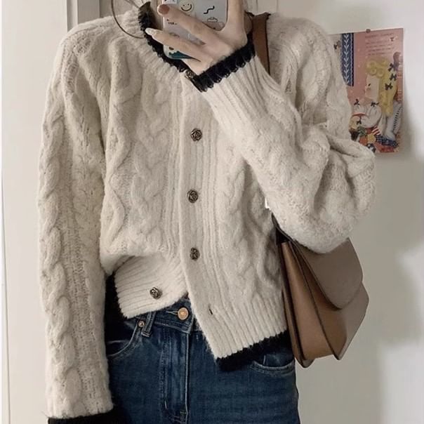 Ukiyo - Vest met contrasterende rand en ronde hals