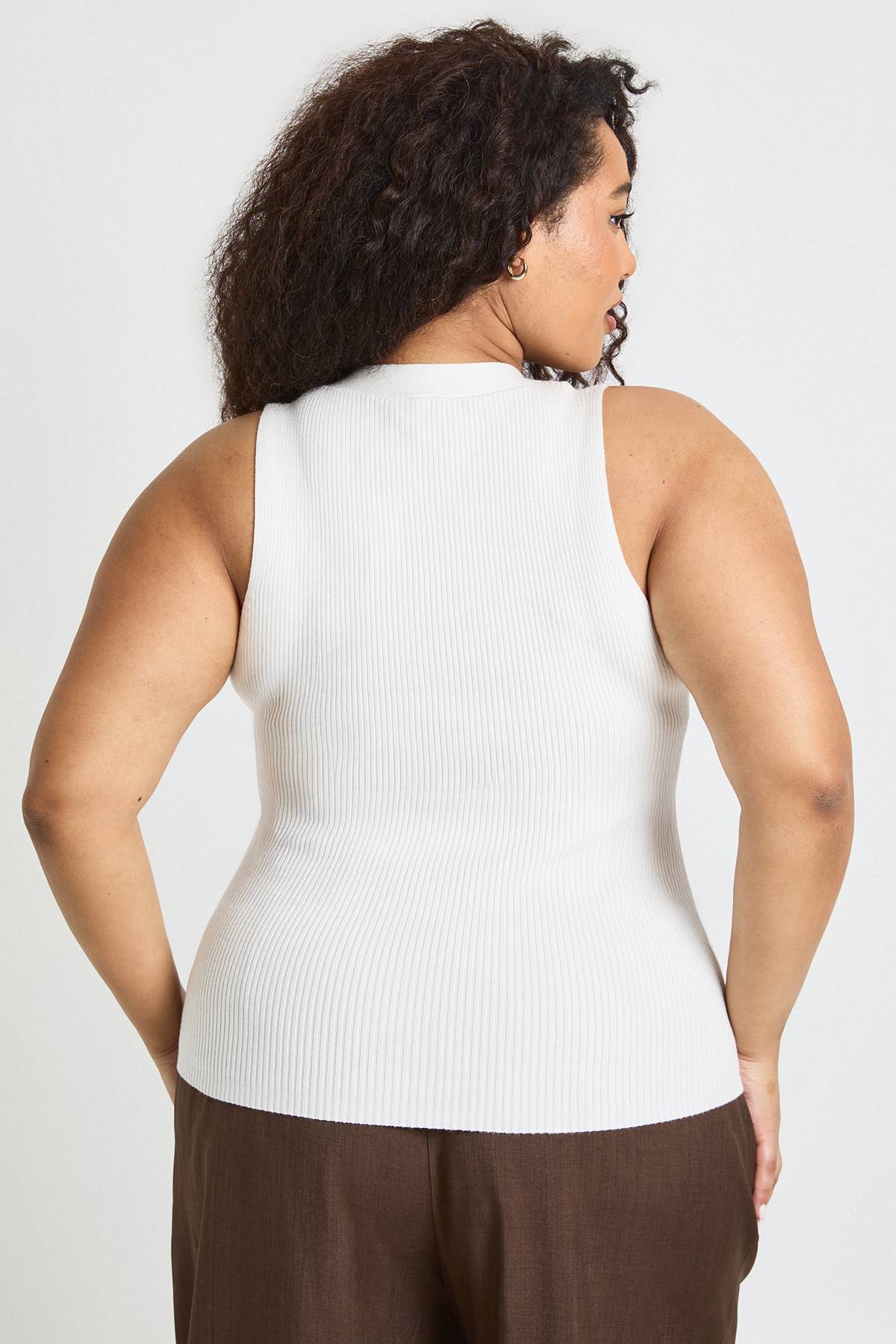 boohoo Gilet Sans Manches Côtelé Grande Taille