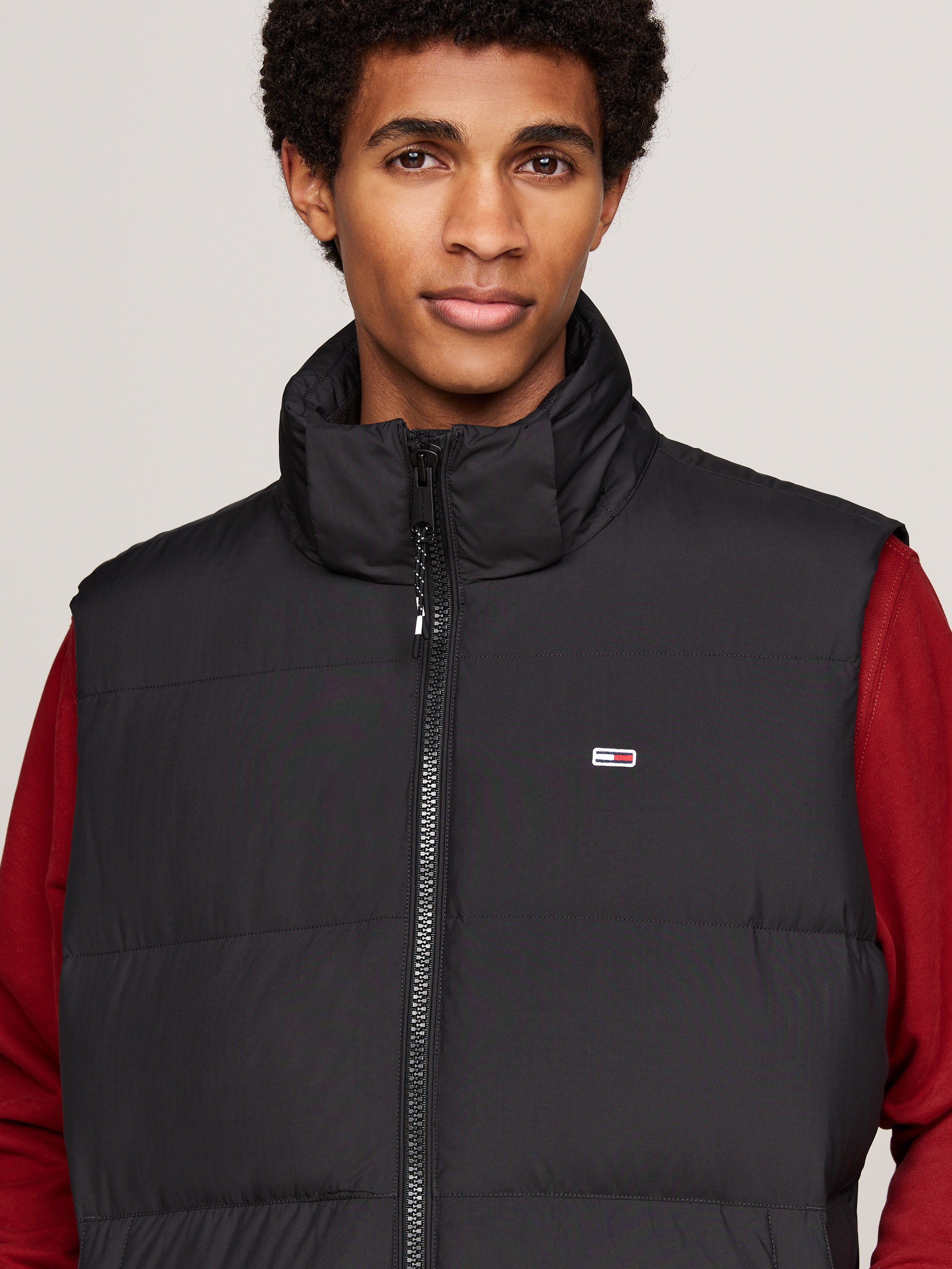 Tommy Jeans Steppweste »TJM ESSENTIAL DOWN VEST EXT« abnehmbare Kapuze mit Kordelzug