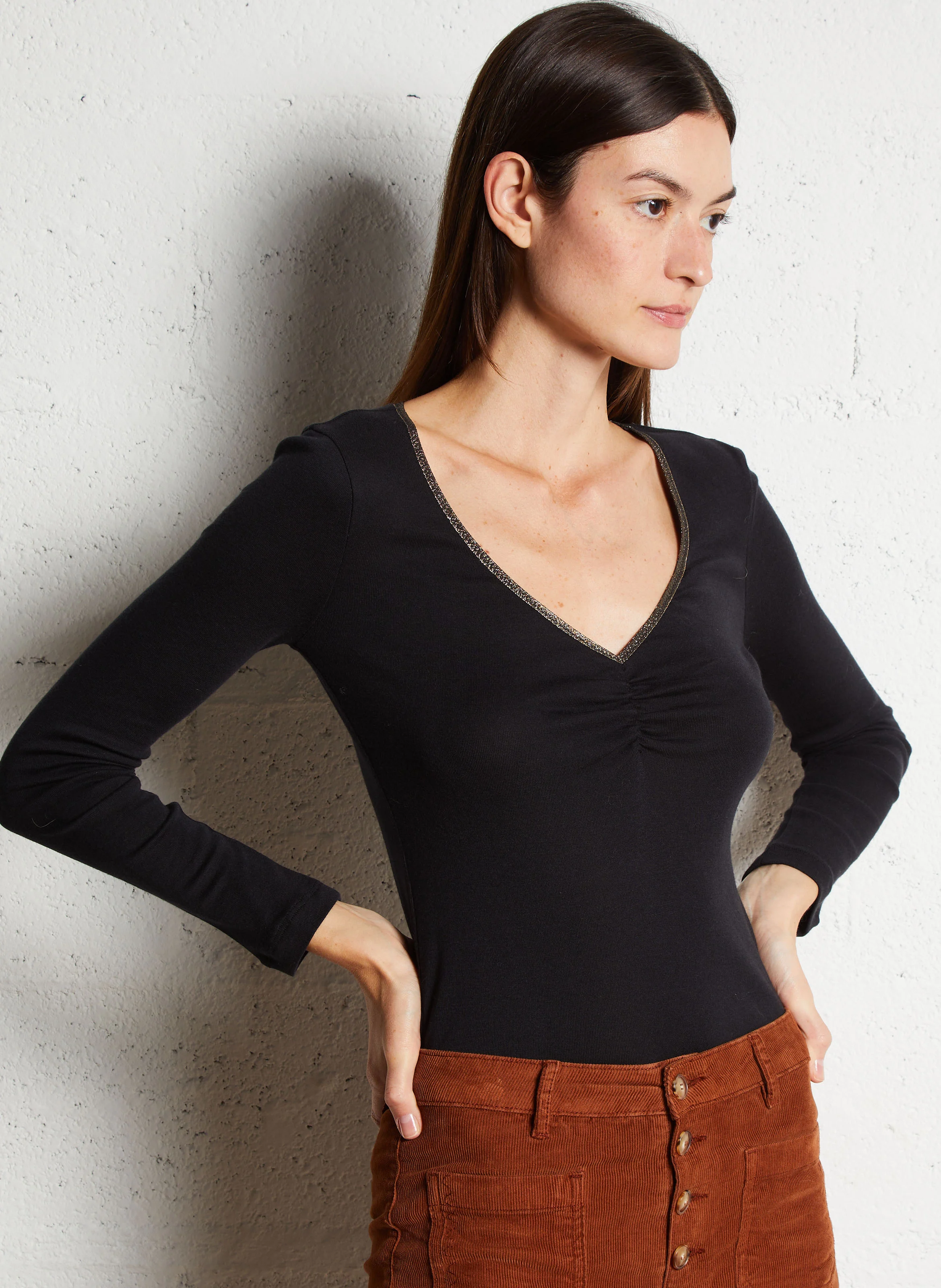 HOANI - Tee-shirt col V| Noir