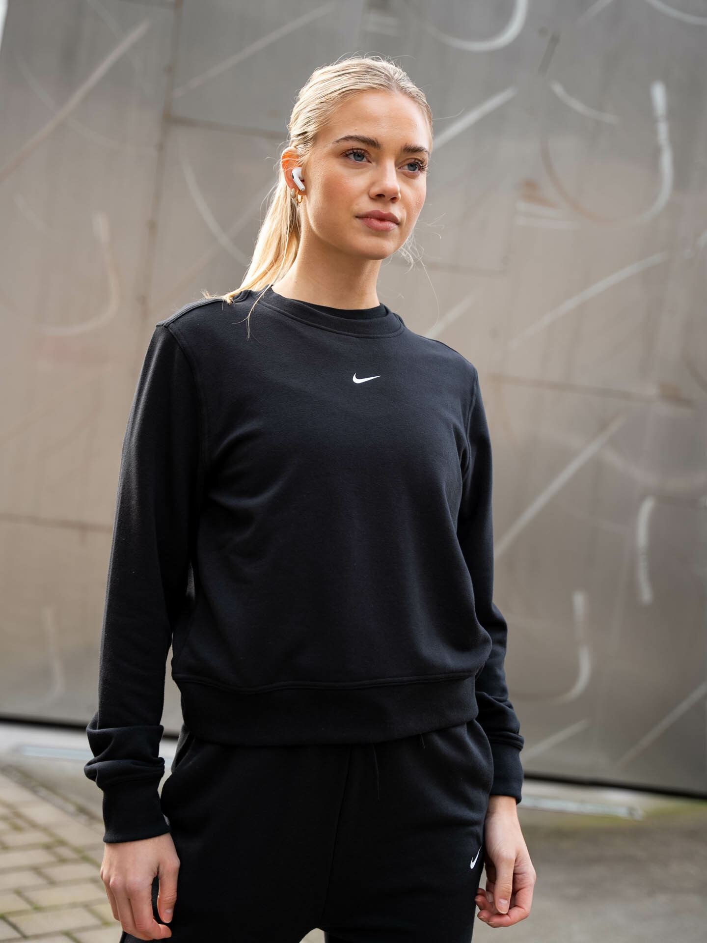 One Dri-Fit Crew LBR