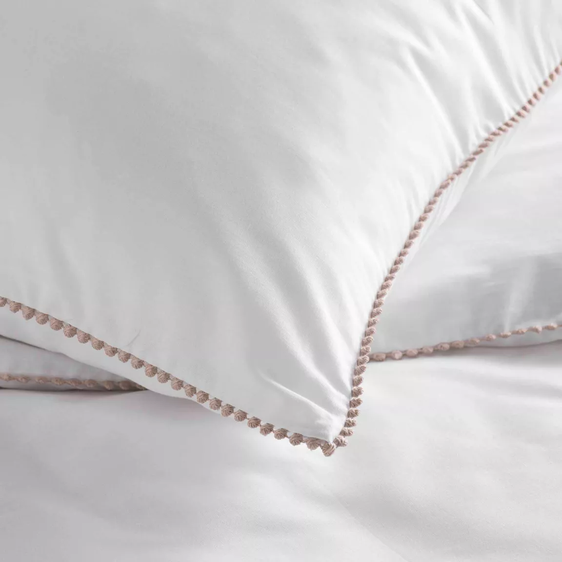 Housse de couette et deux taies coton (240 x 220 cm) Noémie Blanche