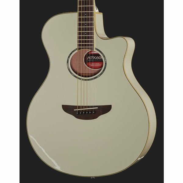 Yamaha APX 600 Vintage White