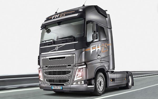 Italeri - Volvo Fh4 Globetrotter Xl Lastbil Byggesæt - 1:24 - 3940
