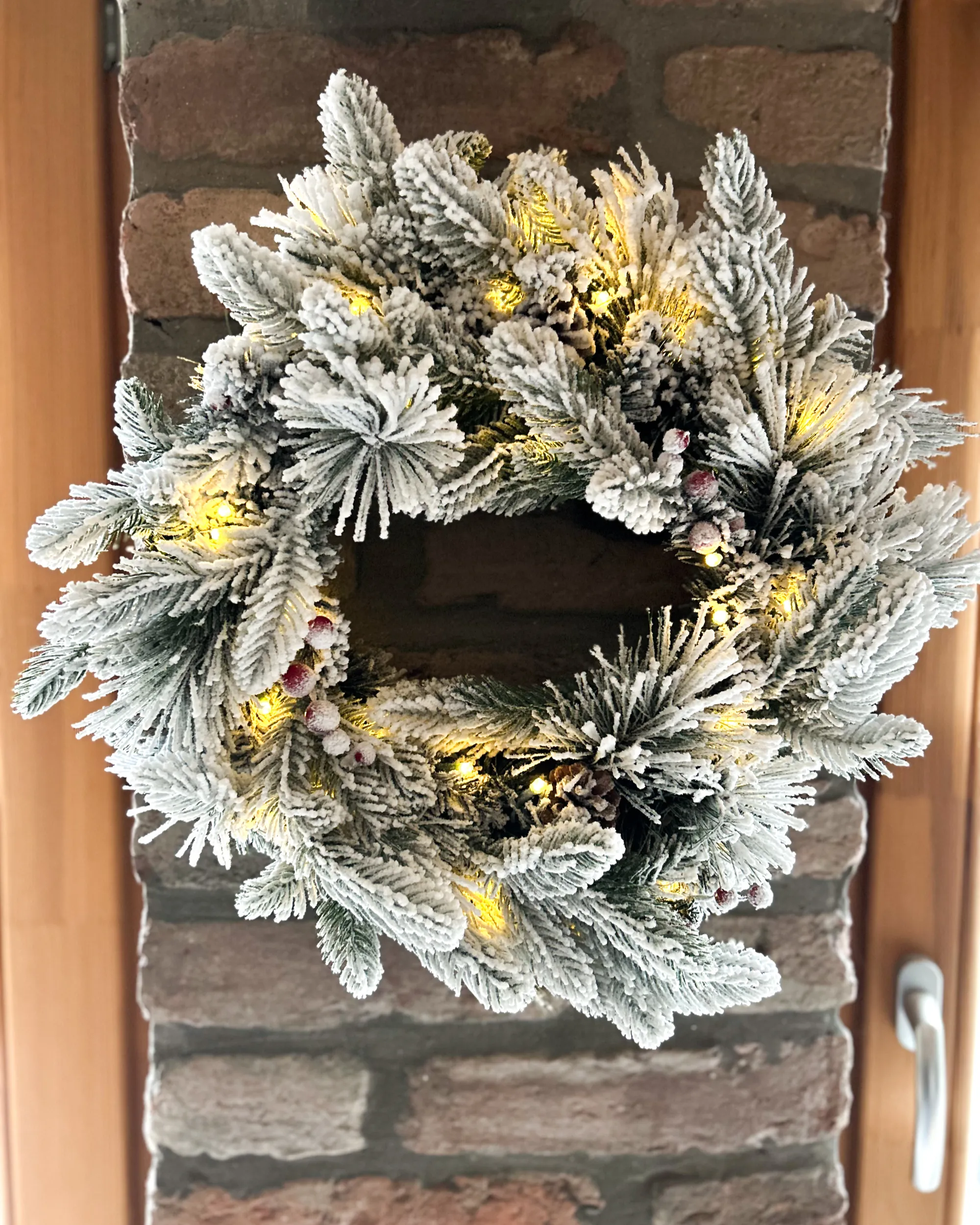 Besneeuwde kerstkrans LED WHITEHORN Wit 55 cm
