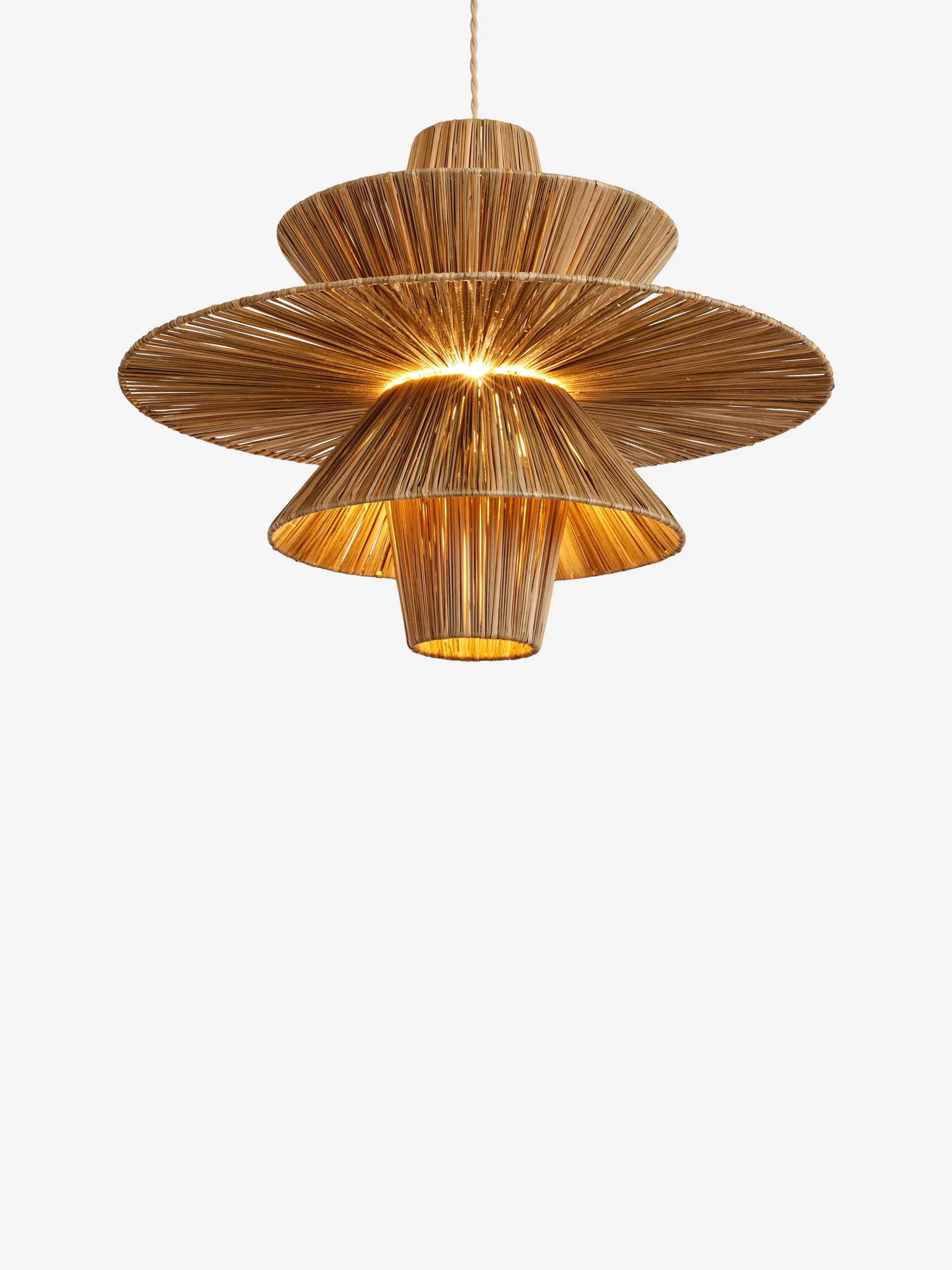 Rieten plafondlamp met gemakkelijk te monteren kap