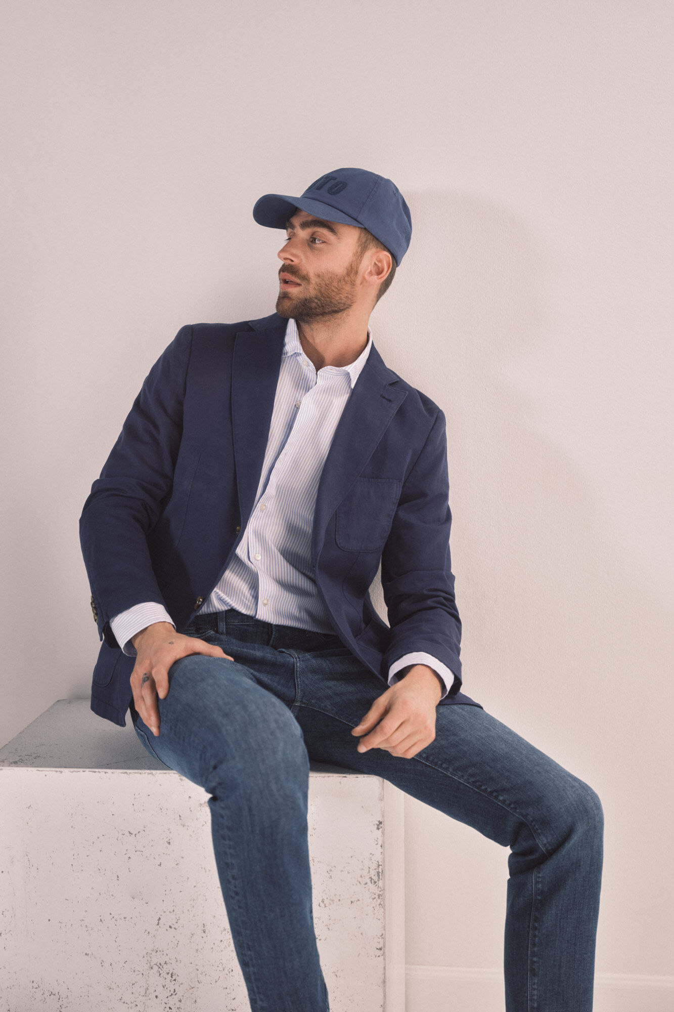 Corte slim americano em mistura de algodão e linho - Azul escuro
