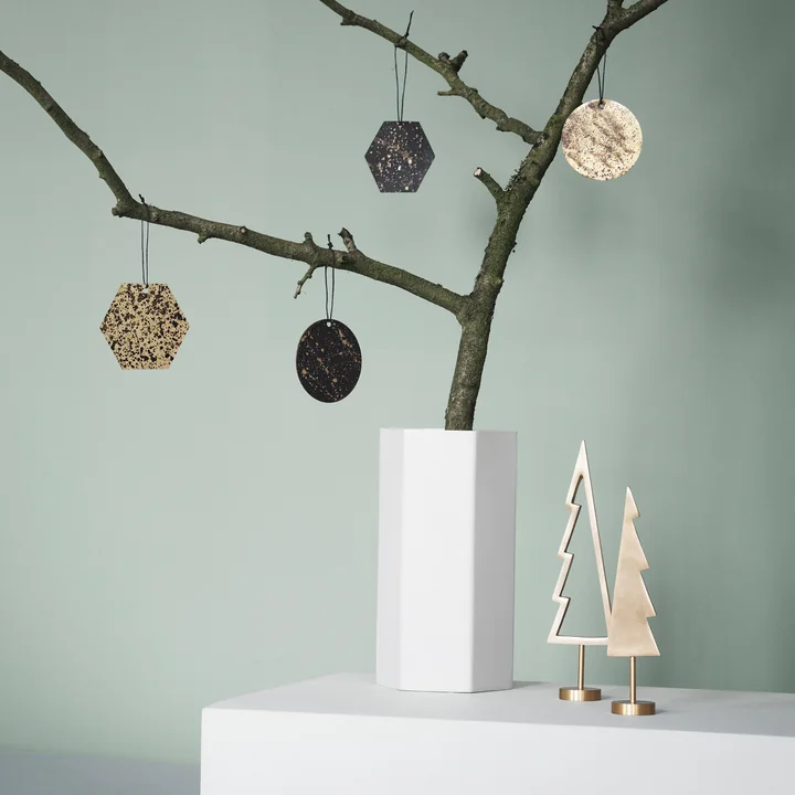 Ferm Living - Winterland Brass Tree Solid, schwarz