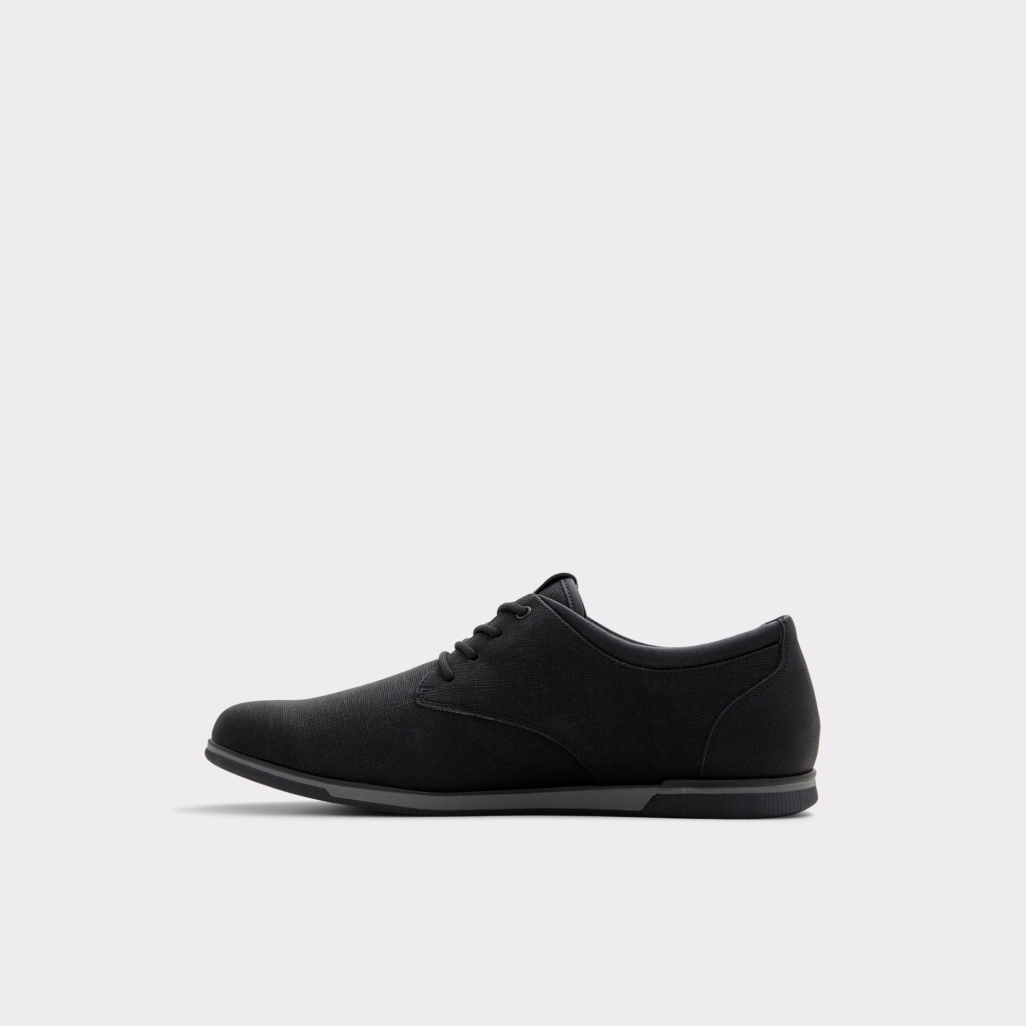 Heron Black Synthetic Embossed Men Low top