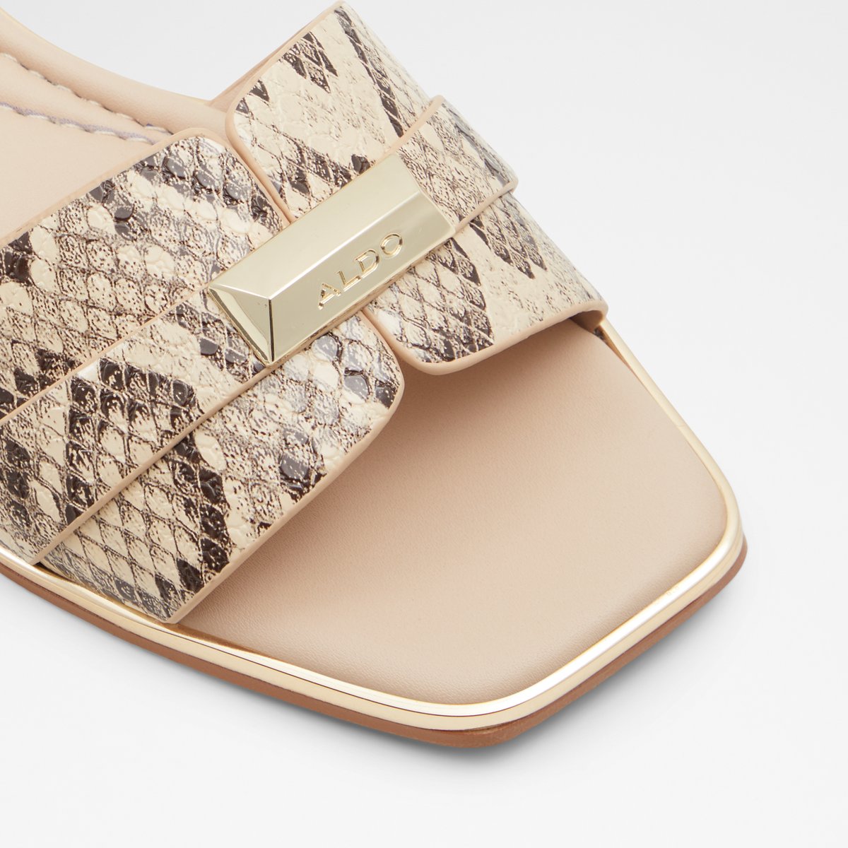 Darine Natural Women Flat Sandals