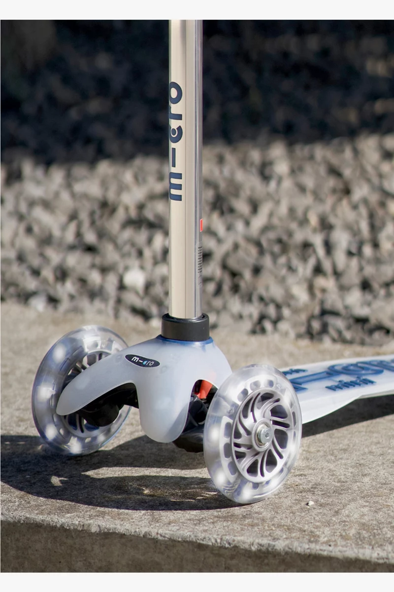 Micro Mini Deluxe Flux LED Scooter