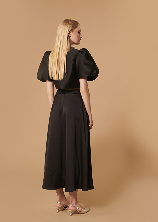 Jupe Junenoire en satin fluide