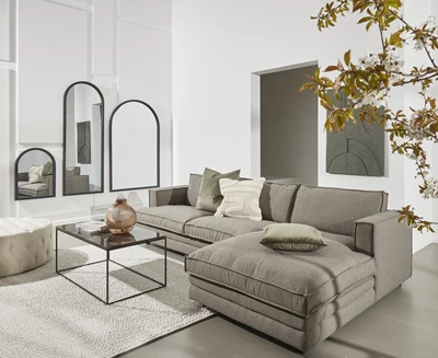 Agir højrevendt sofa med chaiselong