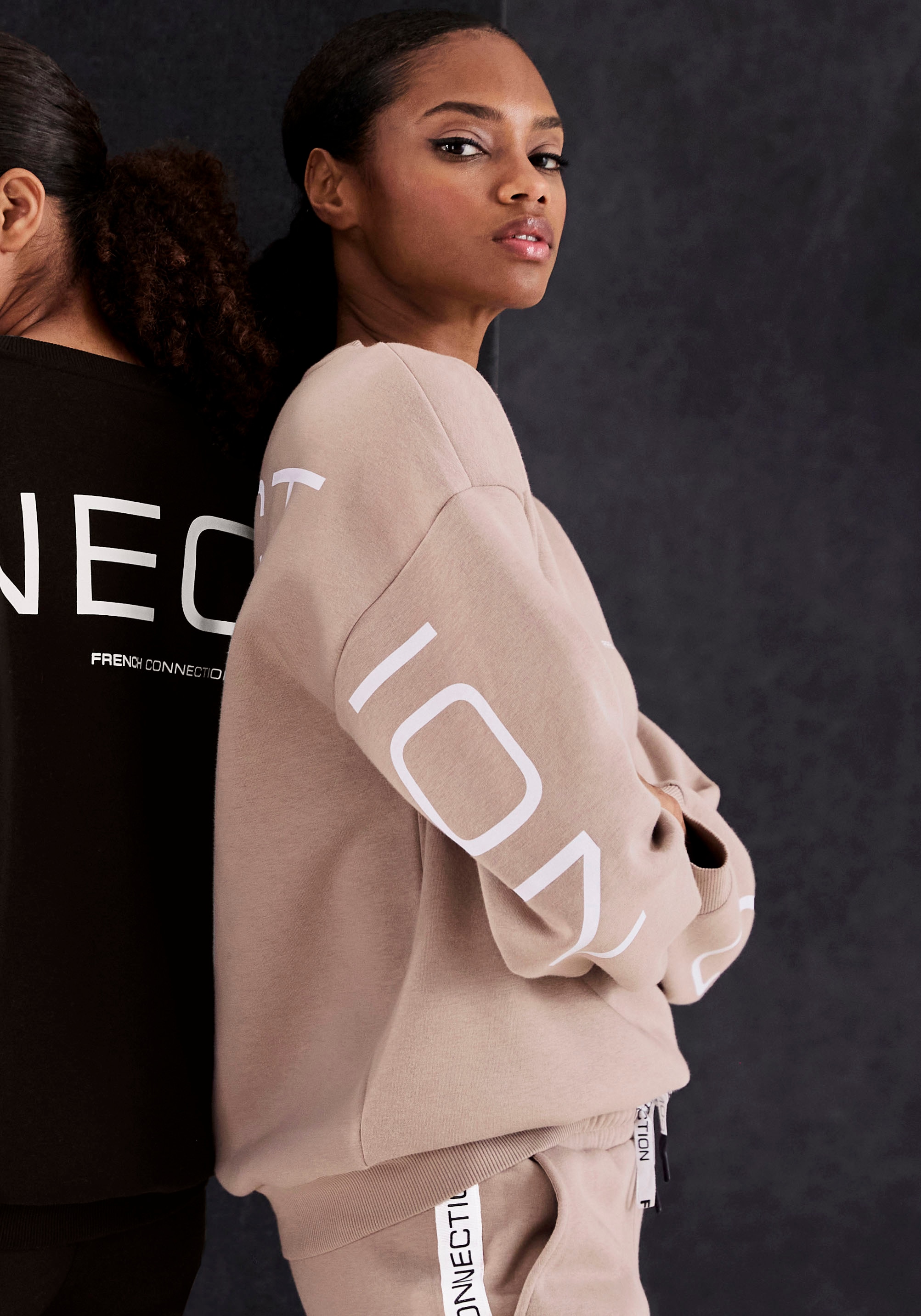 French Connection Sweatshirt , mit grossem Logodruck auf dem Rücken