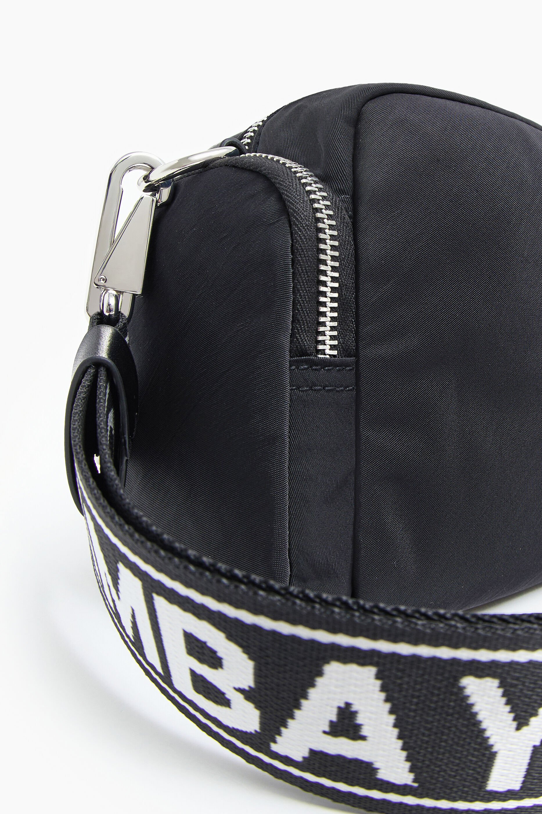 Bolsa de ombro M em nylon preto
