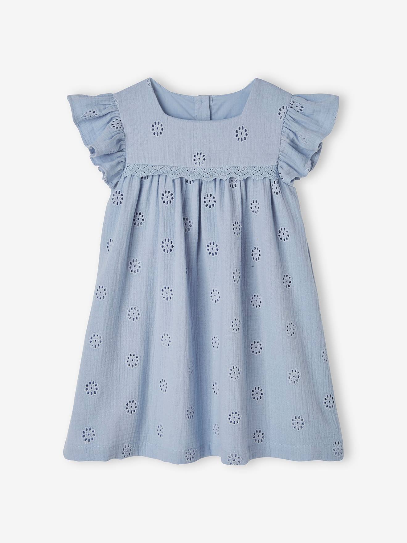 Vestido infantil em chiffon de algodão azul claro com bordado floral.