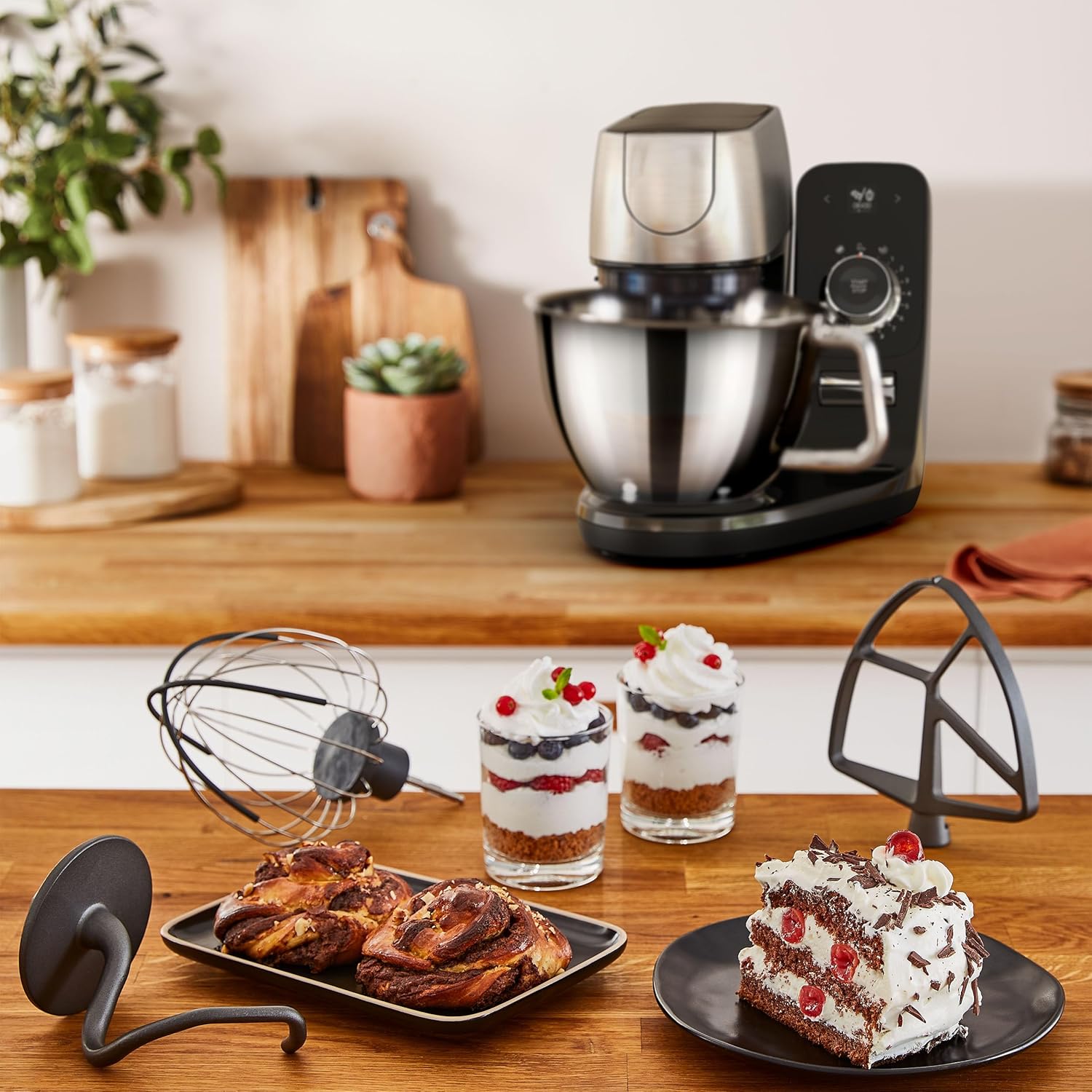 Tefal Coach Küchenmaschine, 1200 W, 8 Auto-Programme, inkl. Back-Zubehör und App, personalisiertes Erlebnis, planetarisches Rührsystem, Schwarz/Silber, QB900838