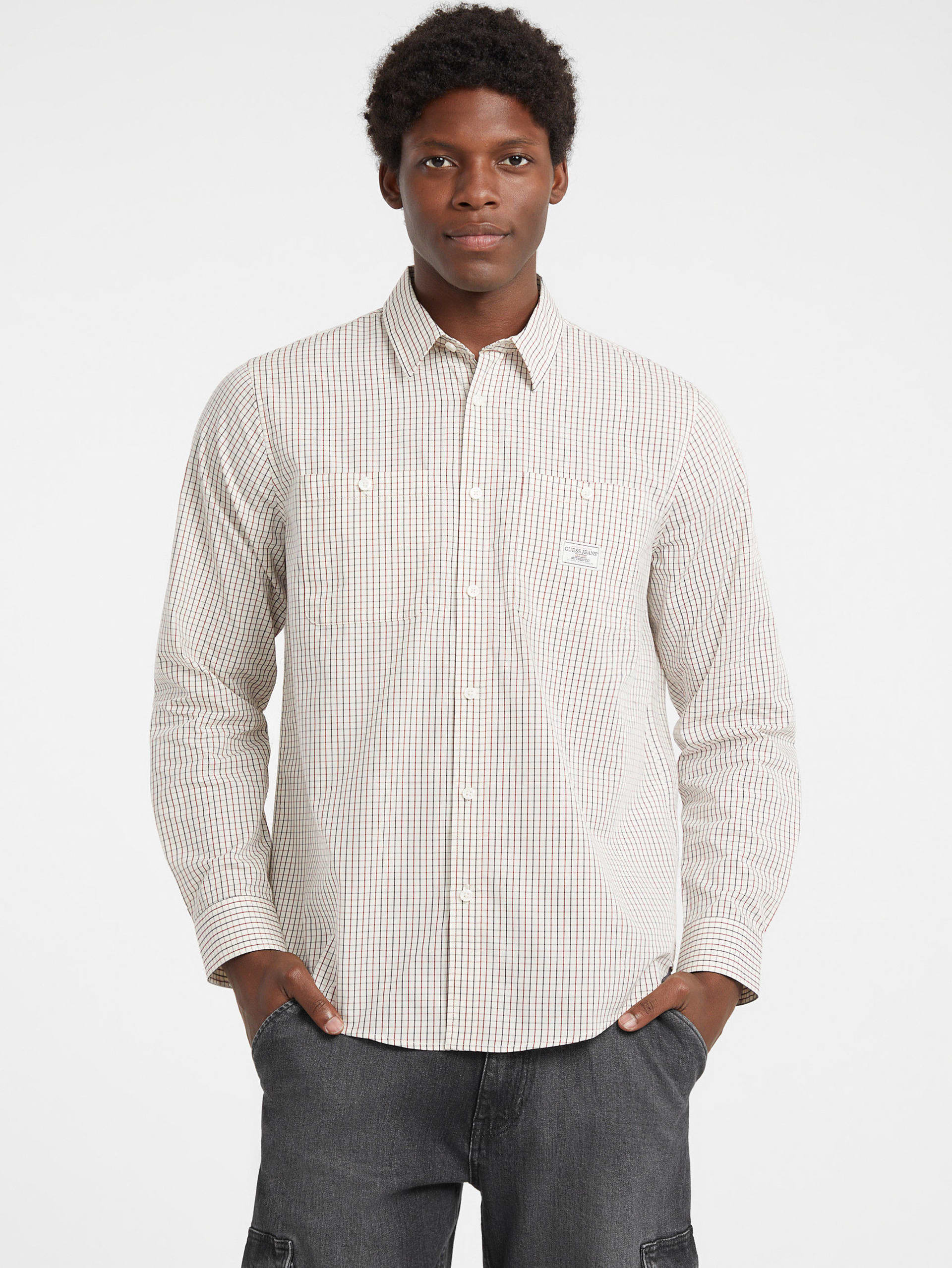 Camisa com bolsos