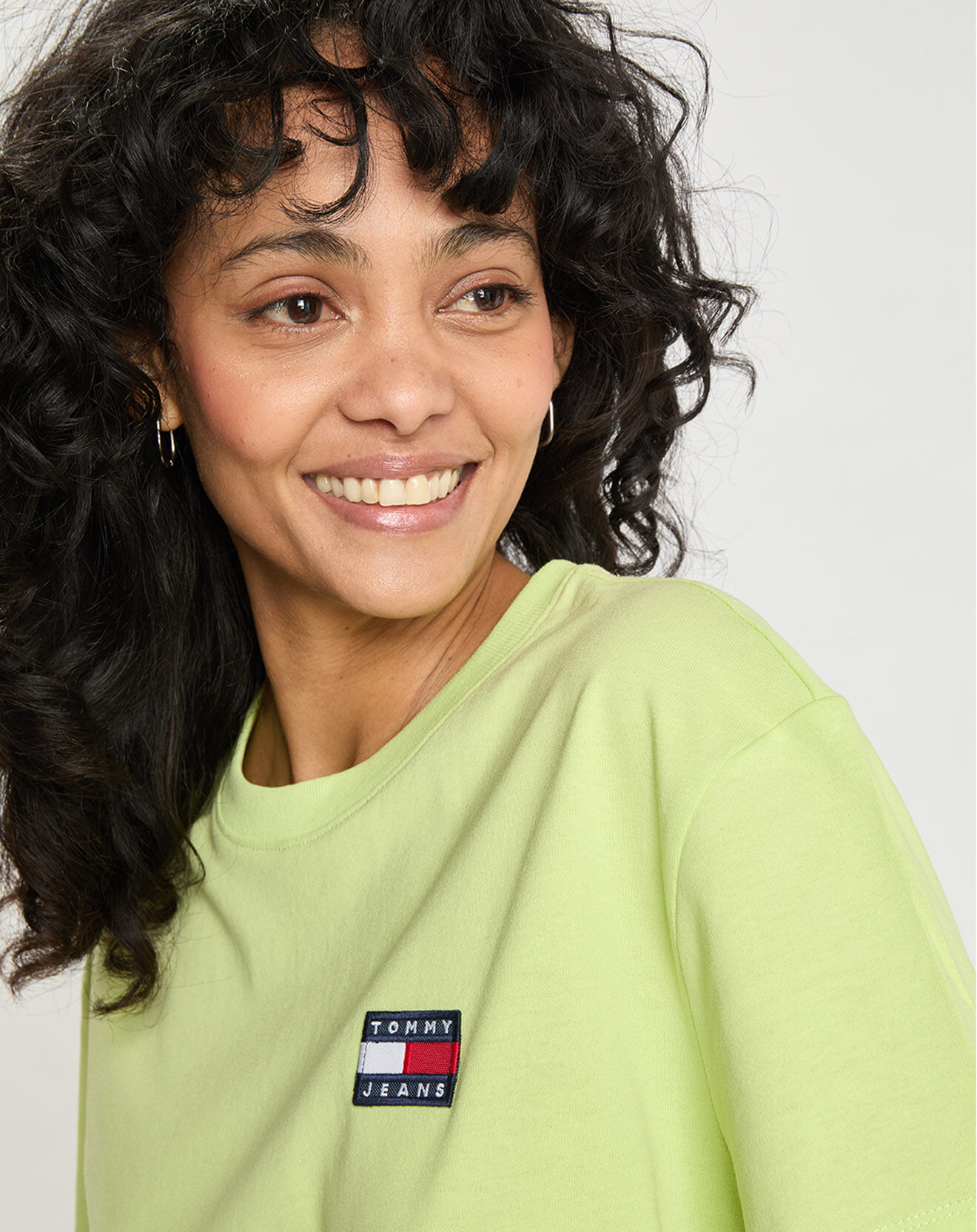 Tommy Jeans T-Shirt badge vert anis