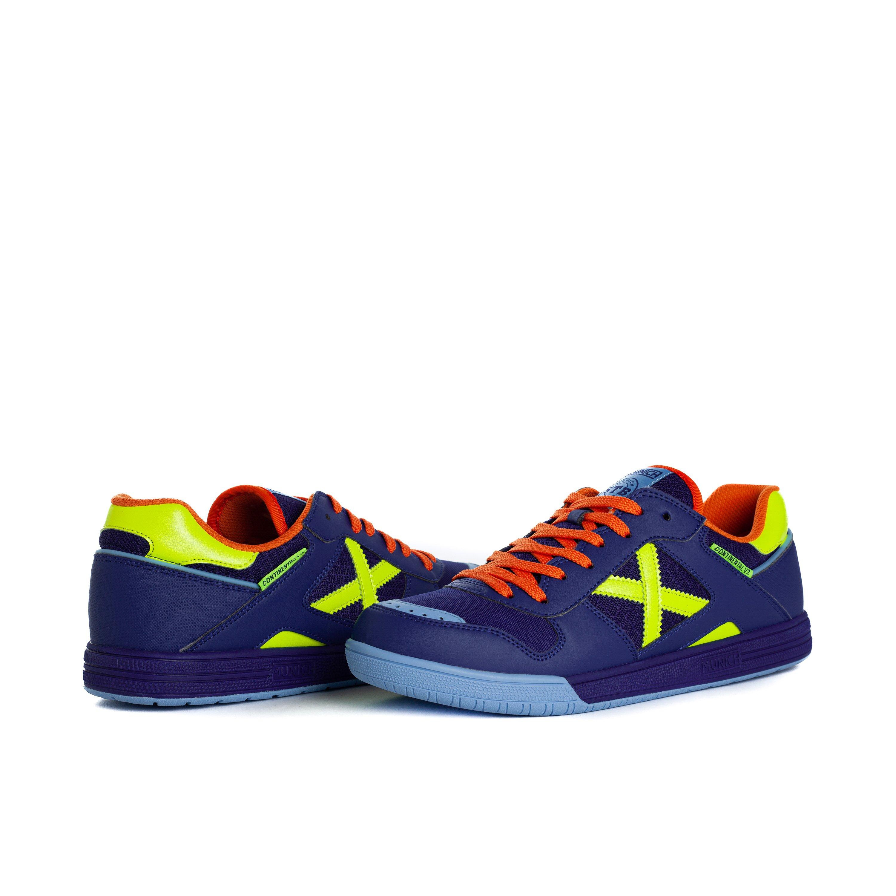 Munich Continental V2 Football Trainers