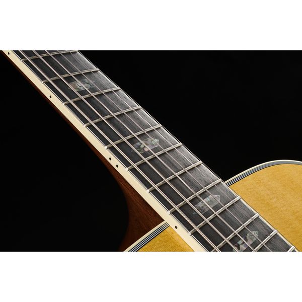 Martin Guitar J40